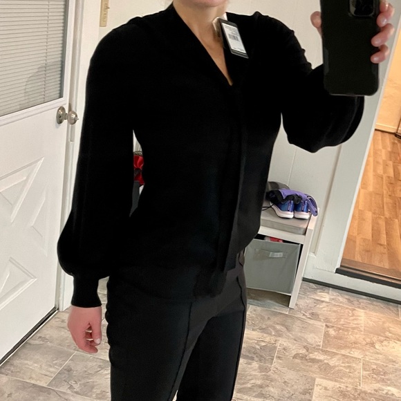 NWT- Adrianna Papell V Neck Sweater - Picture 5 of 6